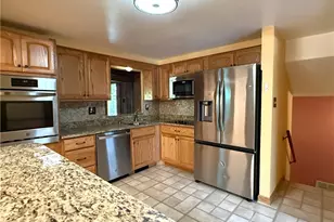 919 Sunset Dr, Hempfield Township, PA 15601 - Photo 9