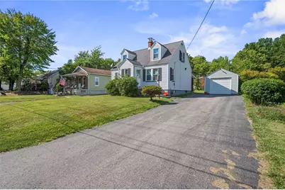 2189 Woodbine Dr, Hermitage, PA 16148 - Photo 1