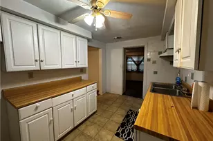 2239 Woodbine Dr, Hermitage, PA 16148 - Photo 5