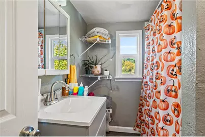 437 Montgomery Ave, Scott Township, PA 15017 - Photo 13