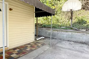 597 Market St Leechburg Pa, Leechburg Boro, PA 15656 - Photo 5