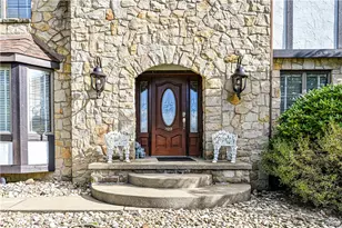 122 Farmington Pl, Hempfield Township, PA 15601 - Photo 9