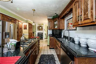 122 Farmington Pl, Hempfield Township, PA 15601 - Photo 15