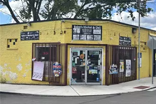 946 Hamilton Ave, Farrell, PA 16121 - Photo 1