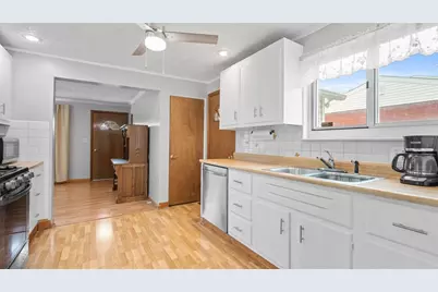 203 Burch Dr, Moon/Crescent Twp, PA 15108 - Photo 9