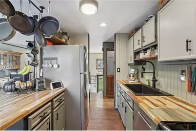 1916 Hertford Dr, South Park, PA 15129 - Photo 9