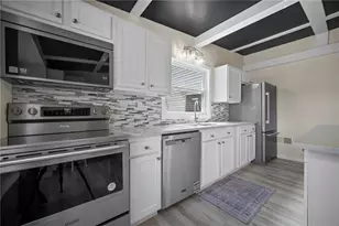 470 Burrell Hill Cir, Penn Twp, PA 15675 - Photo 15