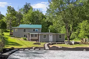 470 Burrell Hill Cir, Penn Twp, PA 15675 - Photo 3