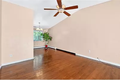 332 Holiday Park Dr, Pittsburgh, PA 15239 - Photo 5