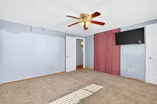 332 Holiday Park Dr, Pittsburgh, PA 15239 - Photo 13