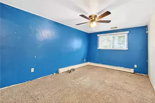 332 Holiday Park Dr, Pittsburgh, PA 15239 - Photo 15