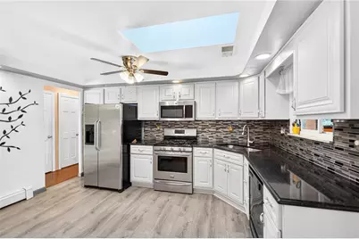 332 Holiday Park Dr, Pittsburgh, PA 15239 - Photo 9