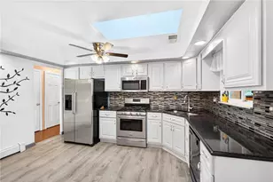 332 Holiday Park Dr, Pittsburgh, PA 15239 - Photo 9