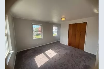 922 Vankirk St #1, Clairton, PA 15025 - Photo 3