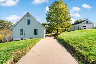 221 Center Ave, Oakdale, PA 15071 - Photo 31