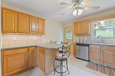 274 Lakeview Dr, South Strabane, PA 15301 - Photo 11