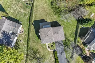 133 Tory Rd, Moon-Crescent Township, PA 15108 - Photo 5