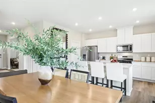 1004 Lindsay Rd, Scott Township, PA 15106 - Photo 13