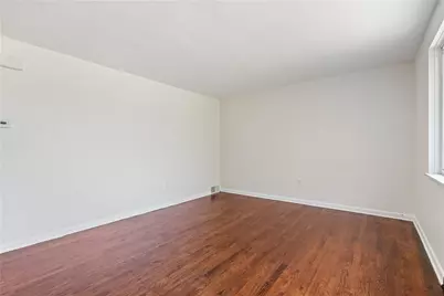 582 Lorraine Rd, Pittsburgh, PA 15221 - Photo 5