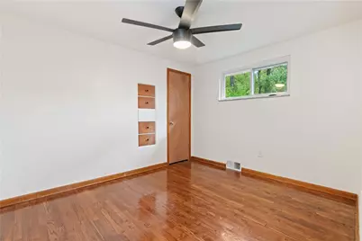 582 Lorraine Rd, Pittsburgh, PA 15221 - Photo 15