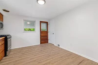 582 Lorraine Rd, Pittsburgh, PA 15221 - Photo 9