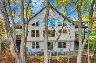 945 E Maitland Ln, Hickory Township, PA 16105 - Photo 1