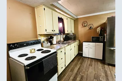 10 Eggers Ave, Belle Vernon, PA 15012 - Photo 3