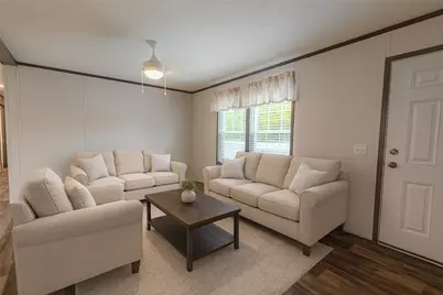 1352 Hilltop Dr, Robinson Twp, PA 15019 - Photo 3