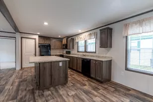 1352 Hilltop Dr, Robinson Twp, PA 15019 - Photo 11