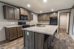 1218 Sunset Dr, Robinson Twp, PA 15019 - Photo 5