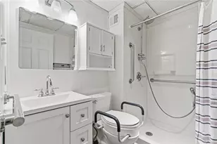 446 Hoodridge Dr, Pittsburgh, PA 15234 - Photo 17