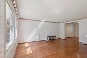 5021 Elmwood Dr, Pittsburgh, PA 15227 - Photo 35