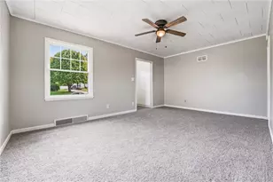 396 S 4th St, Sharpsville, PA 16150 - Photo 13