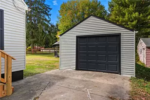 396 S 4th St, Sharpsville, PA 16150 - Photo 3