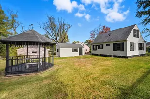 396 S 4th St, Sharpsville, PA 16150 - Photo 5