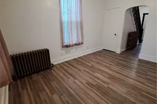 439 Longfellow St, Vandergrift, PA 15690 - Photo 9