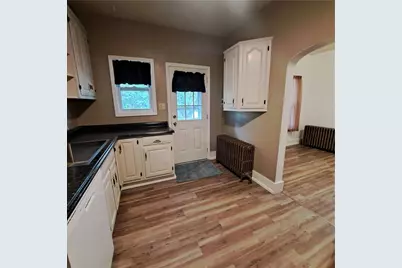 439 Longfellow Street, Vandergrift, PA 15690 - Photo 7