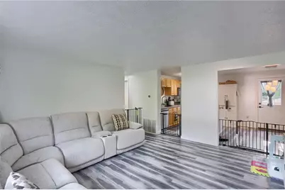 3293 Bradbury Dr, Hopewell Township, PA 15001 - Photo 15