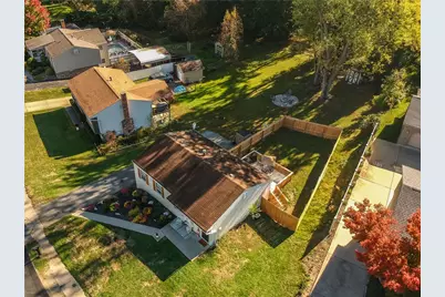 3293 Bradbury Dr, Hopewell Township, PA 15001 - Photo 5