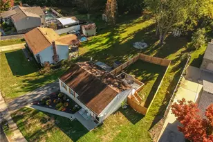 3293 Bradbury Dr, Hopewell Township, PA 15001 - Photo 5