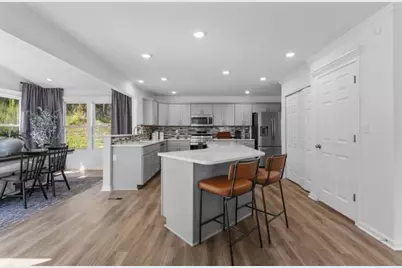 307 Champions Way, Chartiers City, PA 15071 - Photo 5