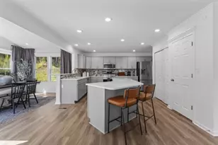 307 Champions Wy, Chartiers City, PA 15071 - Photo 5