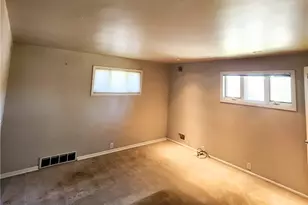 2417 Marbury Rd, Pittsburgh, PA 15221 - Photo 11