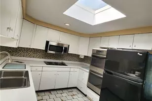 2417 Marbury Rd, Pittsburgh, PA 15221 - Photo 9