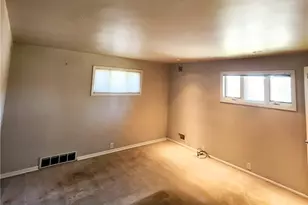 2417 Marbury Rd, Pittsburgh, PA 15221 - Photo 11