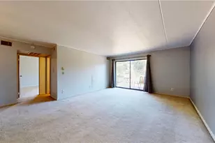 1333 Forest Green Dr, Moon/Crescent Twp, PA 15108 - Photo 5