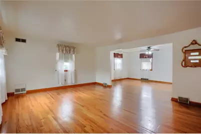 306 E Hazen Ave, Ellport, PA 16117 - Photo 11