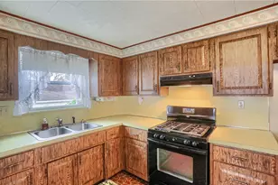 306 E Hazen Ave, Ellport, PA 16117 - Photo 21