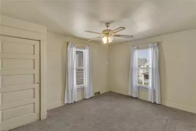 411 Franklin Ave, Ellwood City, PA 16117 - Photo 17