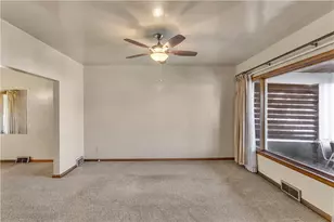 411 Franklin Ave, Ellwood City, PA 16117 - Photo 9